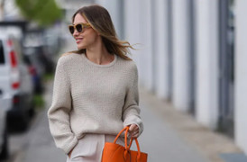 Cách phối áo len thu đông vừa thời trang vừa trẻ trung