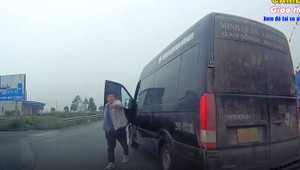 Triệu tập tài xế xe khách chặn đường, 'dằn mặt' lái xe đối thủ để giành khách 