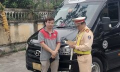 Chặn đường 'dằn mặt' lái xe taxi, tài xế xe khách bị phạt 500 nghìn đồng