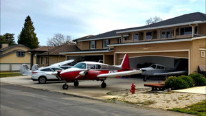 Khám phá thị trấn người dân đều sở hữu máy bay riêng