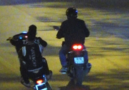 Bắt giữ 2 thanh niên đuổi đánh đôi nam nữ vì tiếng nẹt pô