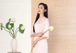 Vẻ đẹp tinh khôi trong tà áo dài của nữ sinh Hà Nội