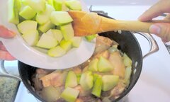 Tại sao món hầm nhanh nhừ khi nấu cùng đu đủ xanh?