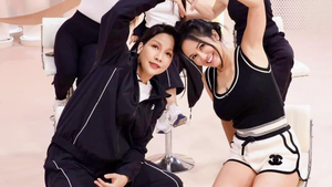 Hồng Nhung tiết lộ mối quan hệ với Mỹ Linh: Không phải chỉ vui mới vỗ tay vào