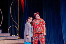 Sao Việt 21/1: Con gái Vũ Linh đóng kịch Tết, Nhã Phương đẹp dịu dàng