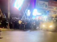 Cảnh sát phong tỏa nhiều giờ, kiểm tra quán bar ở TP.HCM