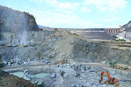 Đá rơi tại dự án Thủy điện Hòa Bình mở rộng, nam công nhân tử vong