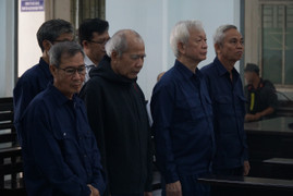 9 cựu quan chức tỉnh Khánh Hòa tiếp tục hầu tòa