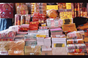 Một doanh nghiệp kinh doanh vàng mã thu 2 tỷ đồng/ngày