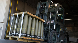 Lầu Năm Góc hết tiền chi cho Ukraine