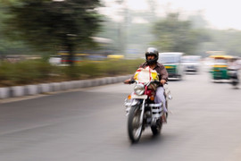 Chạy xe máy quá tốc độ 10-20 km/h bị phạt bao nhiêu tiền?