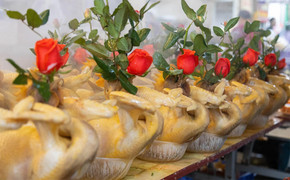 Cách luộc gà cúng đẹp, ngon cho rằm tháng Chạp