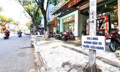 Đỗ xe ô tô trước cửa nhà người khác, có vi phạm pháp luật?