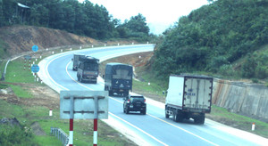 Nhiều tai nạn thảm khốc, tài xế vẫn xem cao tốc La Sơn-Túy Loan như chốn vô pháp