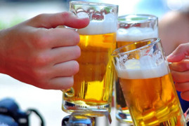 Quảng cáo rượu bia trên ô tô bị xử phạt bao nhiêu tiền? 