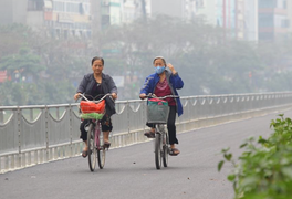 Hà Nội làm làn đường dành riêng cho xe đạp ven sông Tô Lịch
