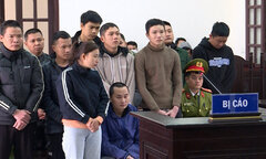 Hơn 66 năm tù cho 11 bị cáo trong đường dây buôn bán pháo lậu lớn
