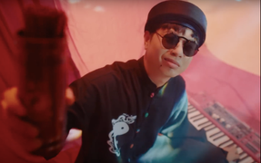 Dương Cầm lần đầu hoá thầy bói, xem quẻ tình duyên cho Sao mai Hồng Duyên