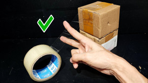 Mẹo cắt băng dính bằng hai ngón tay