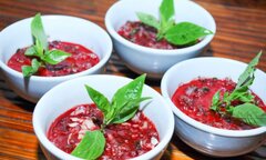 Tiết canh - món ăn dễ rước bệnh, nguy cơ tử vong cao