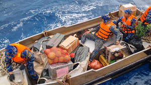 Vượt sóng gió đưa Tết đến thềm lục địa của Tổ quốc