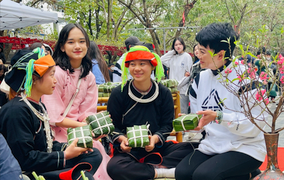 Nghẹn lòng trước câu hỏi của cô hiệu phó '2.000 đồng các em mua được gì?'