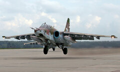 Khoảnh khắc tiêm kích Su-25 của Nga oanh tạc mục tiêu ở Ukraine