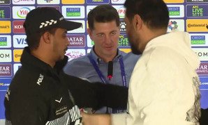 Suýt bị phóng viên đánh, HLV Iraq nghi ngờ có âm mưu phía sau