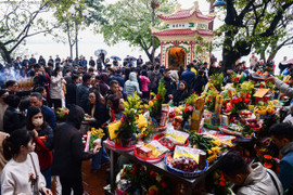 Thủ tướng yêu cầu không để xảy ra hoạt động mê tín dị đoan, trục lợi tâm linh