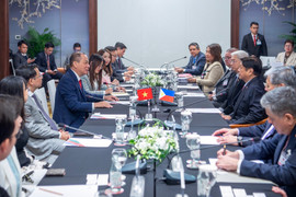 Tổng thống Philippines gặp ông Phạm Nhật Vượng bàn chuyện sản xuất xe điện