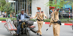 Vì sao xe 'sát nhân' vẫn tung hoành trên đường phố Thủ đô?