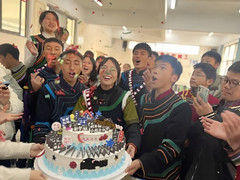 Xúc động cô giáo hoãn cưới 1 năm, lên vùng núi dạy học