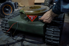 Cận cảnh UGV Ukraine ‘lẻn vào’ khu vực do Nga kiểm soát để tấn công mục tiêu