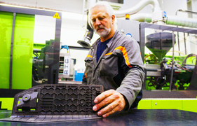 Chế tạo các bộ phận ô tô điện từ cây ô liu