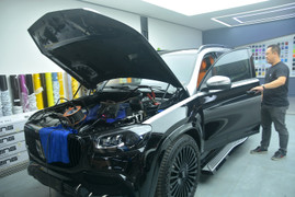 Dân TP.HCM chi tiền tỷ làm đẹp ‘xế cưng’ chơi Tết