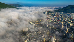 Ngắm sương mù trở lại phố biển Quy Nhơn sau nhiều năm 'không gặp'