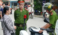 Ai được phép dừng xe người đi đường?