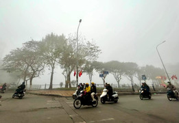 Chuyên gia lý giải nguyên nhân Hà Nội chìm trong sương mù dày đặc