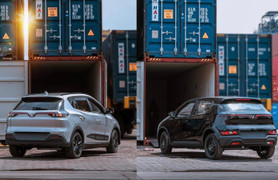Bộ đôi xe điện VinFast VF 5 và VF e34 xuất hiện ở cảng Indonesia