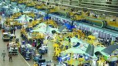 Phải xếp hàng mới mua được tiêm kích tàng hình F-35 Mỹ