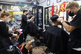 Những dịch vụ hái ra tiền ngày 30 Tết