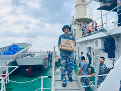 Tết ở Trường Sa - Tình cảm ấm áp nơi biển Đông