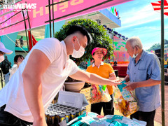 Phú Yên: Ấm áp ‘Gian hàng 0 đồng’ trong bệnh viện ngày giáp Tết