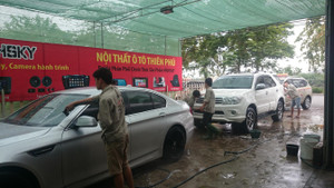 Sát Tết, dịch vụ rửa xe tăng giá chóng mặt gấp vài lần, bỏ túi chục triệu/ngày