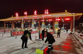 Mưa tuyết khiến người dân Trung Quốc gian nan về quê ăn Tết