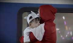 Chuyến tàu bồi hồi của những người con xa xứ về đến quê nhà ngày 30 Tết