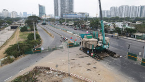 Cận cảnh nút giao hơn 800 tỷ đồng ở TP.HCM đóng kín để thi công hầm 