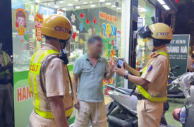 Uống 5 lon bia mừng thưởng Tết, tài xế vi phạm nồng độ cồn bị phạt kịch khung