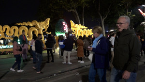 Người dân Thủ đô háo hức chờ đón pháo hoa đêm giao thừa