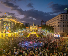 Trung tâm TP.HCM đông đúc bất ngờ những ngày đầu năm